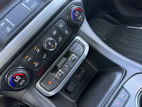 Used 2020 GMC Acadia SLT FWD image 26