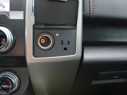 Used 2018 Ford F150 Platinum w/ Technology Package AWD/4WD image 34