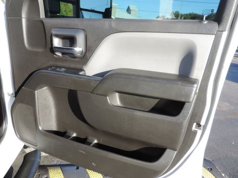 Used 2018 GMC Sierra 3500 4x4 Crew Cab w/ Sierra Convenience Package image 17