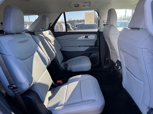 New 2026 Ford Explorer Active w/ Active Comfort Package image 28