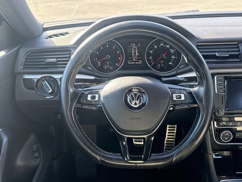 Used 2018 Volkswagen Passat 3.6 image 39