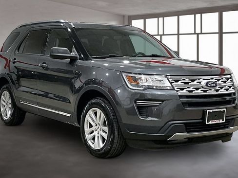 Used 2019 Ford Explorer XLT w/ Class II Trailer Tow Package AWD/4WD image 11