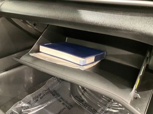 Used 2024 Hyundai Elantra SE image 42