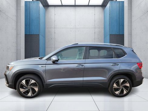 Used 2024 Volkswagen Taos SE image 26