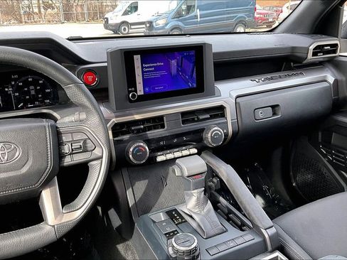 Used 2025 Toyota Tacoma TRD Off-Road AWD/4WD image 6