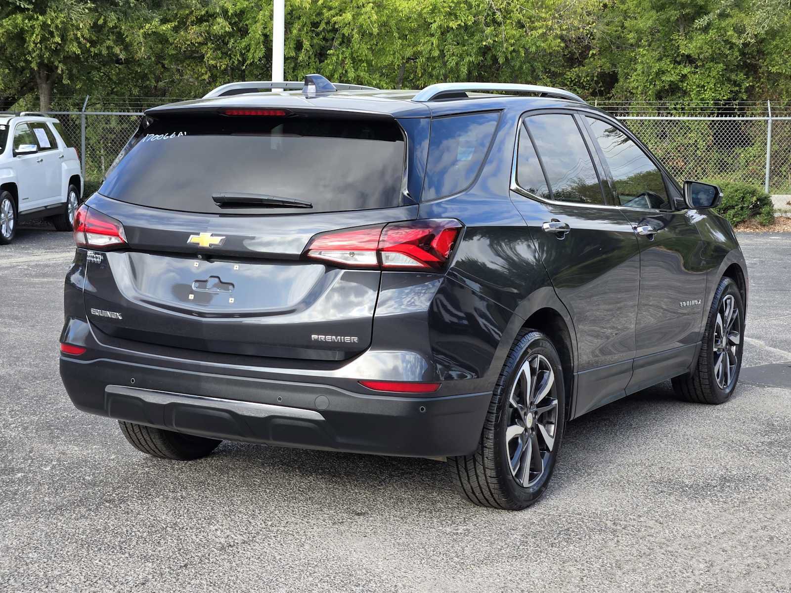 Used 2022 Chevrolet Equinox Premier FWD image 7