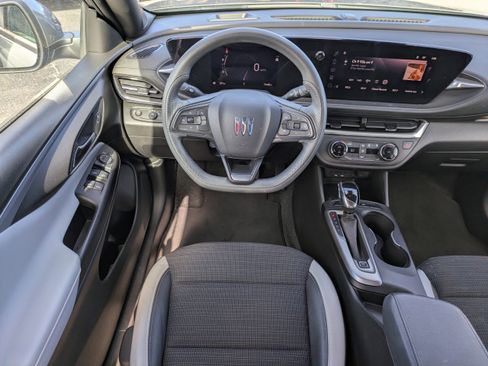 Certified 2024 Buick Envista Preferred w/ Advanced Safety Package image 17