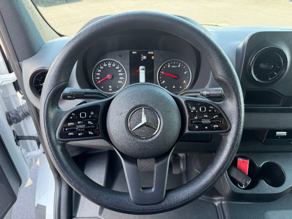 Used 2024 Mercedes-Benz Sprinter 2500 image 13
