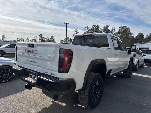 Used 2024 GMC Sierra 2500 AT4X image 3