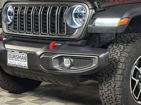 Used 2024 Jeep Wrangler Unlimited Rubicon w/ Technology Group image 3