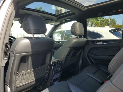 Used 2019 Mercedes-Benz GLS 450 4MATIC image 11