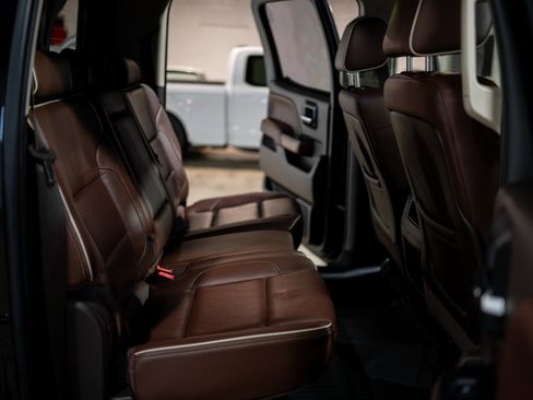 Used 2014 Chevrolet Silverado 1500 High Country w/ High Country Premium Package image 33