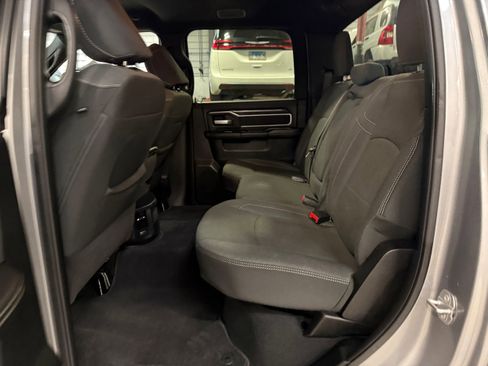 Certified 2024 RAM 2500 Big Horn w/ Night Edition AWD/4WD image 32