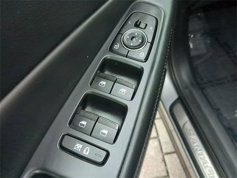 Used 2020 Hyundai Santa Fe Limited image 17
