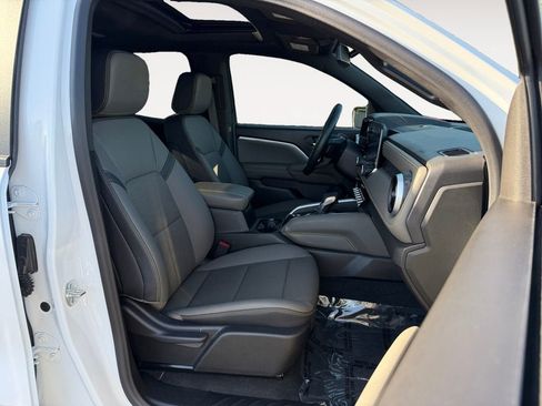 Used 2024 Chevrolet Colorado ZR2 w/ ZR2 Convenience Package III AWD/4WD image 25