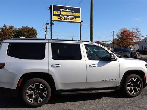 Used 2024 Jeep Wagoneer Series III image 4