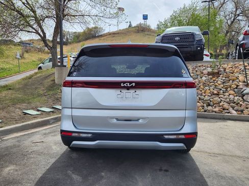 Used 2022 Kia Carnival LX image 14