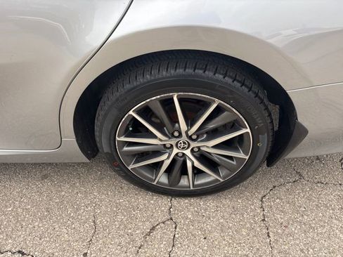 Used 2023 Toyota Camry XLE w/ Cold Weather Package image 5