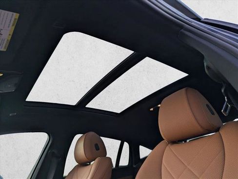 Used 2023 BMW X6 xDrive40i w/ M Sport Package image 16