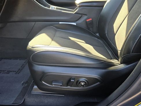 New 2025 Jeep Grand Cherokee Altitude image 13