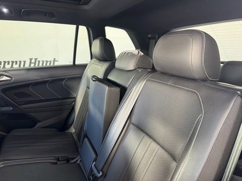 Used 2023 Volkswagen Tiguan SE R-Line FWD image 11