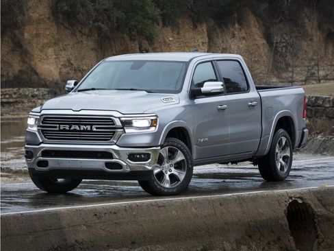 Used 2024 RAM 1500 Laramie AWD/4WD image 1