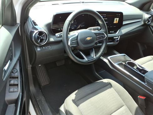 Used 2025 Chevrolet Equinox LT AWD/4WD image 8