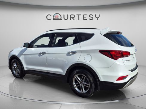 Used 2017 Hyundai Santa Fe Sport FWD image 3