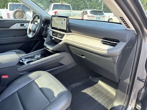 Used 2025 Ford Explorer Active w/ Active Comfort Package AWD/4WD image 29