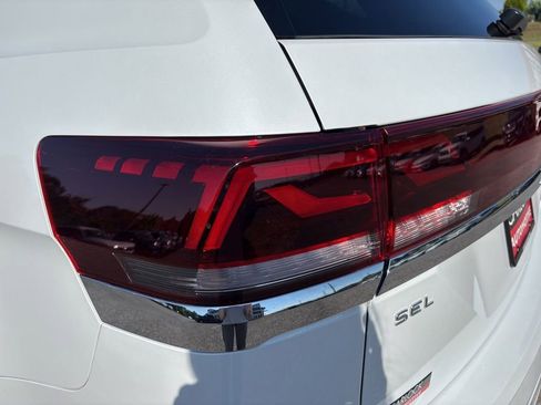 Used 2025 Volkswagen Atlas SEL Premium R-Line AWD/4WD image 12