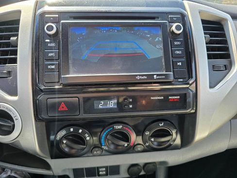 Used 2014 Toyota Tacoma 4x4 Access Cab V6 w/ SR5 Package image 19