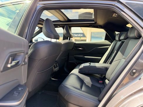 Used 2023 Toyota Crown image 8