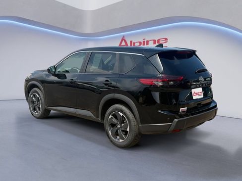 Used 2025 Nissan Rogue SV AWD/4WD image 3