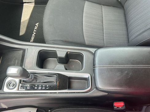 Used 2024 Nissan Sentra SV FWD image 14