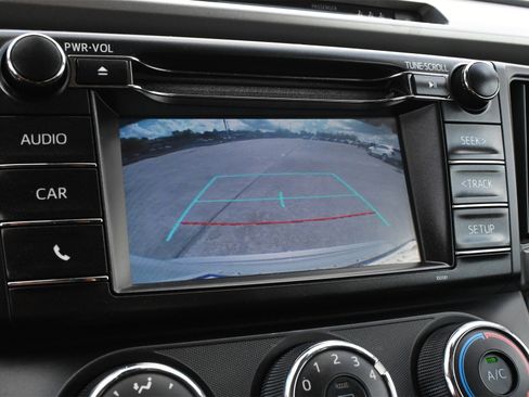 Used 2017 Toyota RAV4 LE image 13