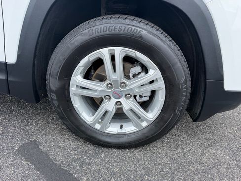 Used 2024 GMC Terrain SLE AWD/4WD image 21