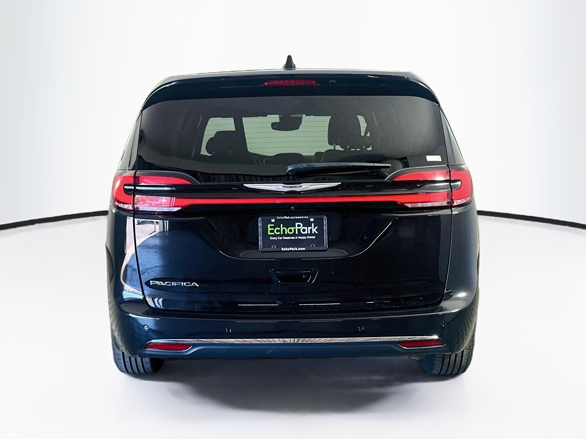 Used 2025 Chrysler Pacifica Select FWD image 7