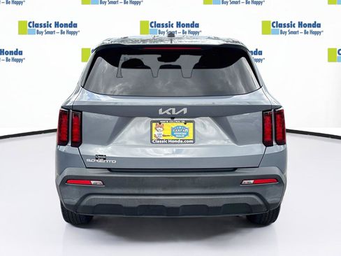 Used 2023 Kia Sorento LX FWD image 7