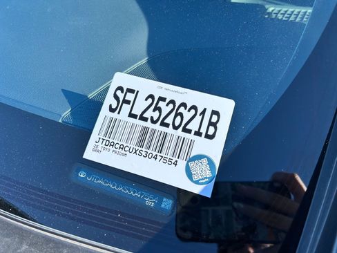 Used 2025 Toyota Prius Plug-In Hybrid image 31