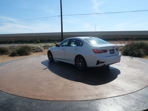 Used 2021 BMW 330i Sedan image 4