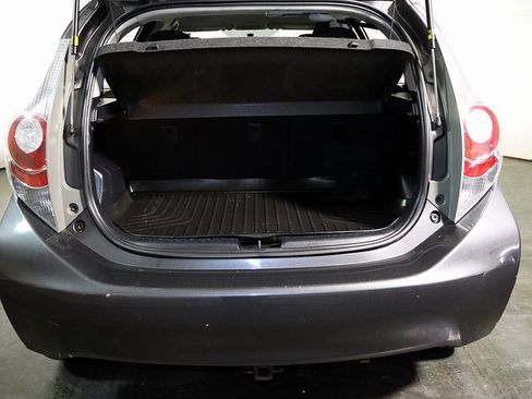 Used 2013 Toyota Prius C image 25