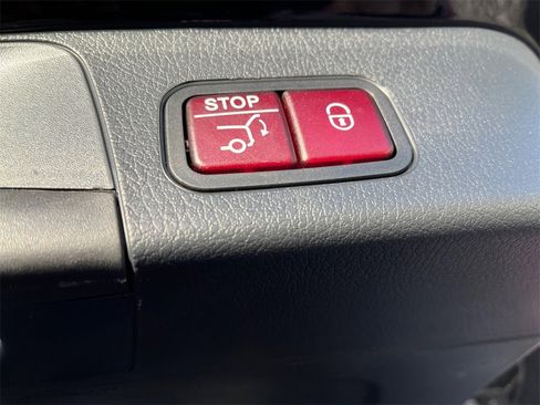 Certified 2025 Mercedes-Benz GLB 250 4MATIC image 19