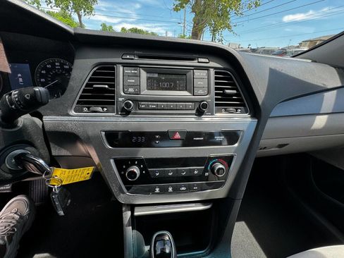 Used 2017 Hyundai Sonata SE image 34