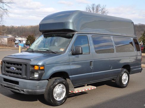 Used 2014 Ford E-350 and Econoline 350 Extended Super Duty w/ Power Group RWD image 3