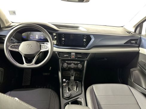 Certified 2024 Volkswagen Taos SE w/ Panoramic Sunroof Package image 12