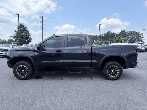 Used 2023 Chevrolet Silverado 1500 ZR2 w/ Technology Package AWD/4WD image 5