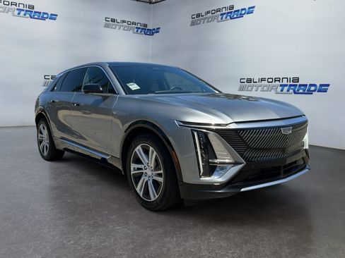 Used 2024 Cadillac Lyriq Tech RWD image 3