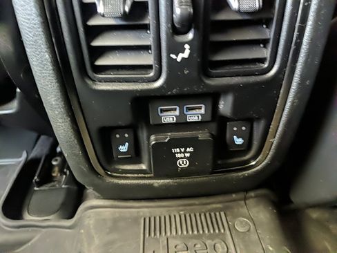 Used 2018 Jeep Grand Cherokee High Altitude image 17