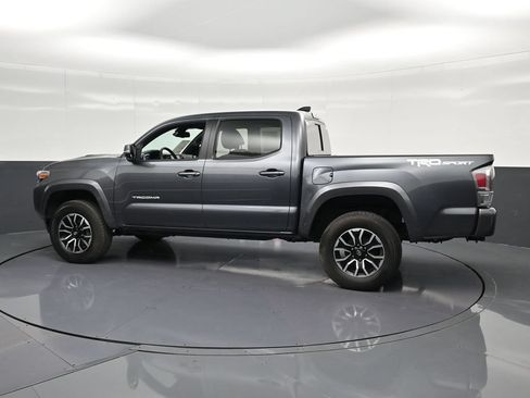 Used 2022 Toyota Tacoma TRD Sport w/ Technology Package RWD image 8