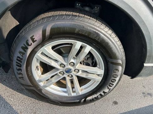 Used 2021 Ford Explorer XLT w/ Equipment Group 202A AWD/4WD image 59